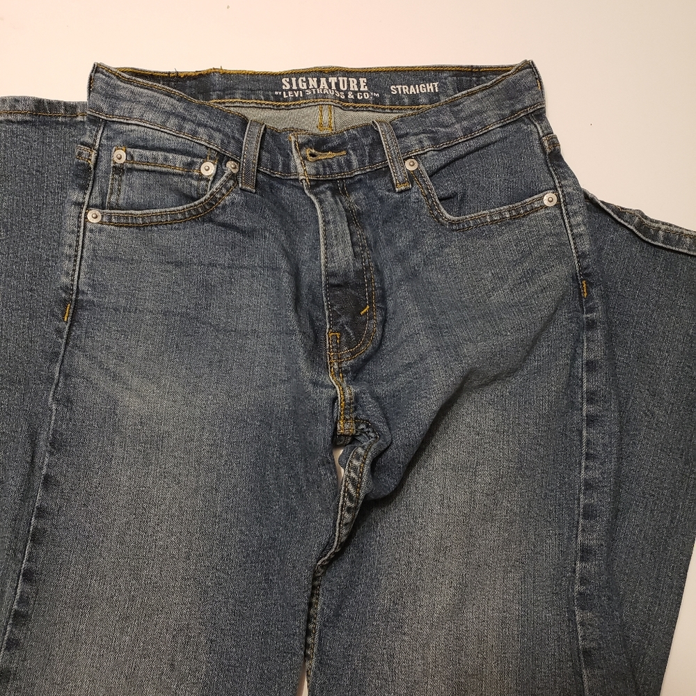 Levi's
